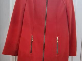 Продаётся недорого женское пальто