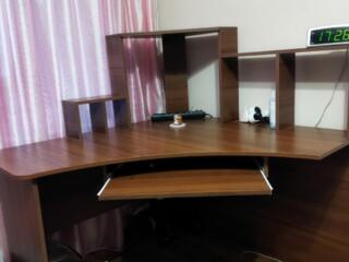 Продам стол