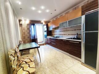 Сдам просторную 3-ком. квартиру с ремонтом в новострое на Черёмушках.