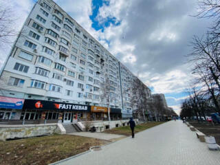 Serie MS! Prima linie! Sector Râșcani, bd. Moscova. 1 cameră. Parc...