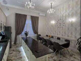 Двухэтажный дом из крымского ракушняка с бассейном