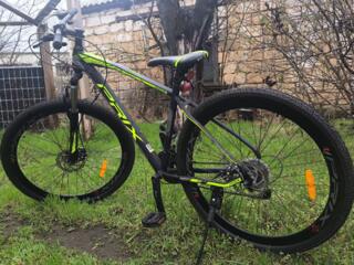 Продам практически новый горный велосипед