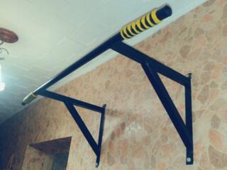 Турник настенный для подтягивания