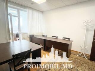 Se oferă spre chirie spațiu pentru oficii amplasat însect. Centru, ...