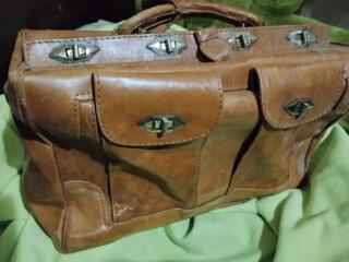 Продам рюкзаки, винтаж кожа и саквояж.