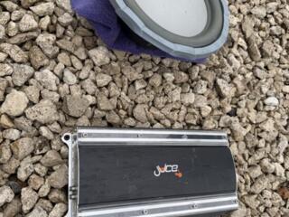 Продам усилок с динамиком