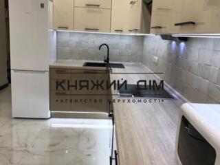 Оренда 2х ком квартири по вул Пчілки 6а. У квартирі є всі необхідні ..