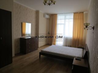 Пропонується в оренду 2-х. кімнатна-студіо квартира за адресою: вул. .