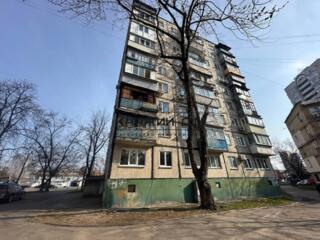 Під ремонт Без комісії Продаж 2х кімнатної квартири за адресою: вул. .