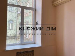 Продается офисное помещение в центре Киева по ул. Большая Житомирская 