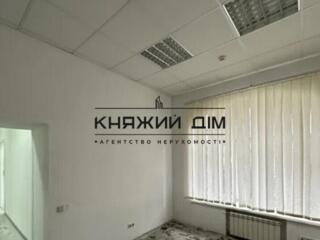 Продаж офісу по вул. Григоренко буд. 26А, в Дарницькому р-ні. Метро ..