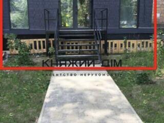 Пропонується комерційне приміщення з орендарями, а саме магазин з ...