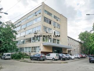 Продаж офісного центру в Солом'янському районі по вул. Польова ..