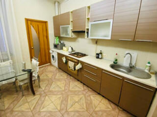 Продам 5-ти комнатную квартиру на ул. Жуковского/Покровский пер.