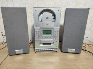 Продам музыкальную аппаратуру - две колонки работает только один канал