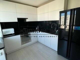 Пропонується до продажу 3-х кімнатна квартира по вул. Стадіонна 14 м. 