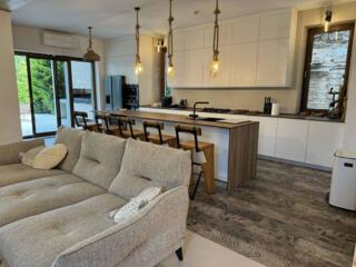 В продаже современный дом премиум уровня на Львовской в одной из ...