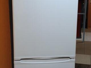 Продам двухкамерный холодильник INDESIT