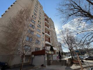 O cameră, Botanica, Chișinău.