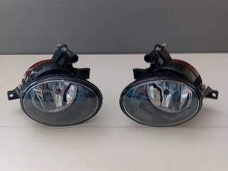 Продам противотуманки оригинал vw golf 5 б/у в хорошем состоянии