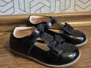 Нарядные туфельки для девочки