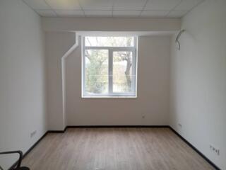 Se oferă spre chirie oficiu, în sectorul Buiucani, strada Pietrăriei .