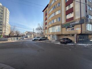 Se dă în chirie spațiu comercial pe str. Gheorghe Codreanu. Suprafața 