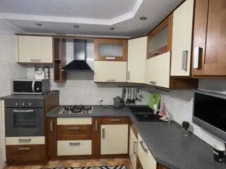 3 к Черемушки, Рекордная, с ремонтом, 11000грн