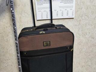 Продам чемодан на колёсах, цена 750 руб.
Продается хорошая, большая