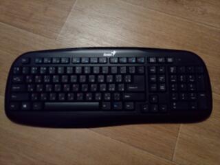 Продам беспроводную клавиатуру Genius