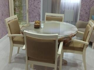 Продается стол со стульями
