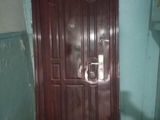 Металлические двери б/у самовывоз