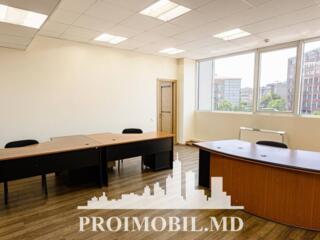 Se oferă spre chirie spațiu comercial amplasat în sect.Centru, str. ..