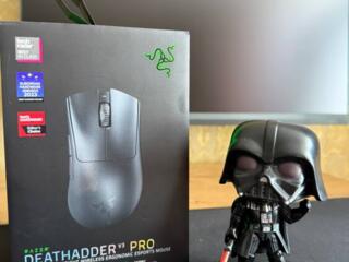Игровая мышь Razer DeathAdder V3 Pro в отличном состоянии.