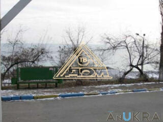 Отдельно стоящее здание на 12 Ст. Б.Фонтана в первой линии моря