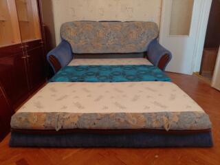 Продам софу в три сложения 2000 руб диван красного цвета 600 р Прикров