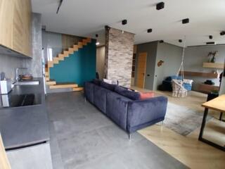 Здається в оренду Пенхаус 134 кв. м вул. Дніпровська набережна 16-Д.