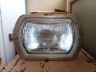 Продам новую фару на москвич 2140!