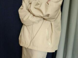 Очень актуальная крутая стильная куртка, ветровка