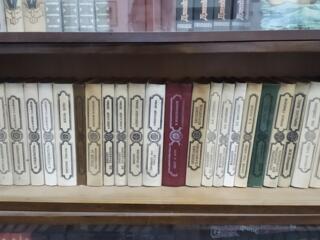 Книги: художественная литература, собрания сочинений, миниатюрные книг