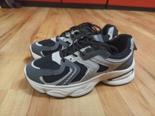 Кроссовки унисекс