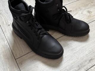 Новые зимние ботинки Тигина 44 раз.