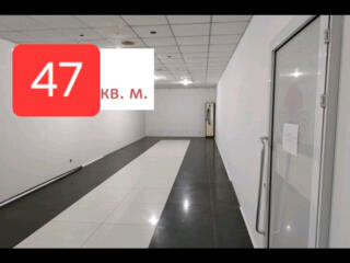 Сдам 18 и 47 кв. м вцентре ТЦ "Тирасполь" на 1 и на 2 этажах помещения