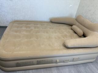 Подам большой надувной матрац-кровать с беспроводным встроенным насосо
