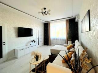 УНІКАЛЬНА 3-КІМНАТНА сталінка в центрі ОДЕСИ!