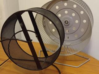 Колесо для гризунів на підставці диаметр 18 см. Бельгия