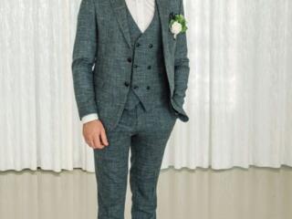 Продам костюм