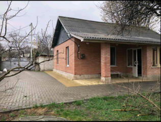 Сдаю дом 75м, 3 ком. +11 сот. Р-н ж/д вокзала парковка. Св. ремонт.