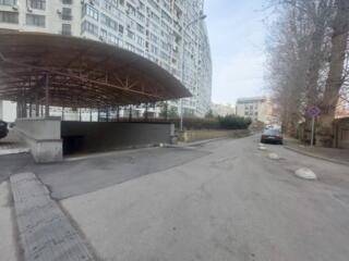 Продаётся гараж/паркинг помещение. Печерский район, улица Евгения ...