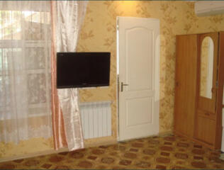 Продам 2х комнатную квартиру в центре.